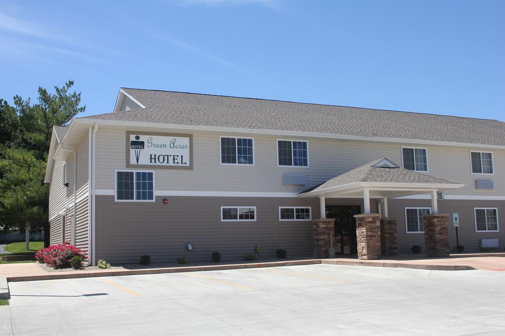 Green Acres Hotel Pittsfield Exterior photo